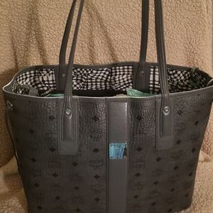 MCM Liz Shopper Medium in Phantom Gray.